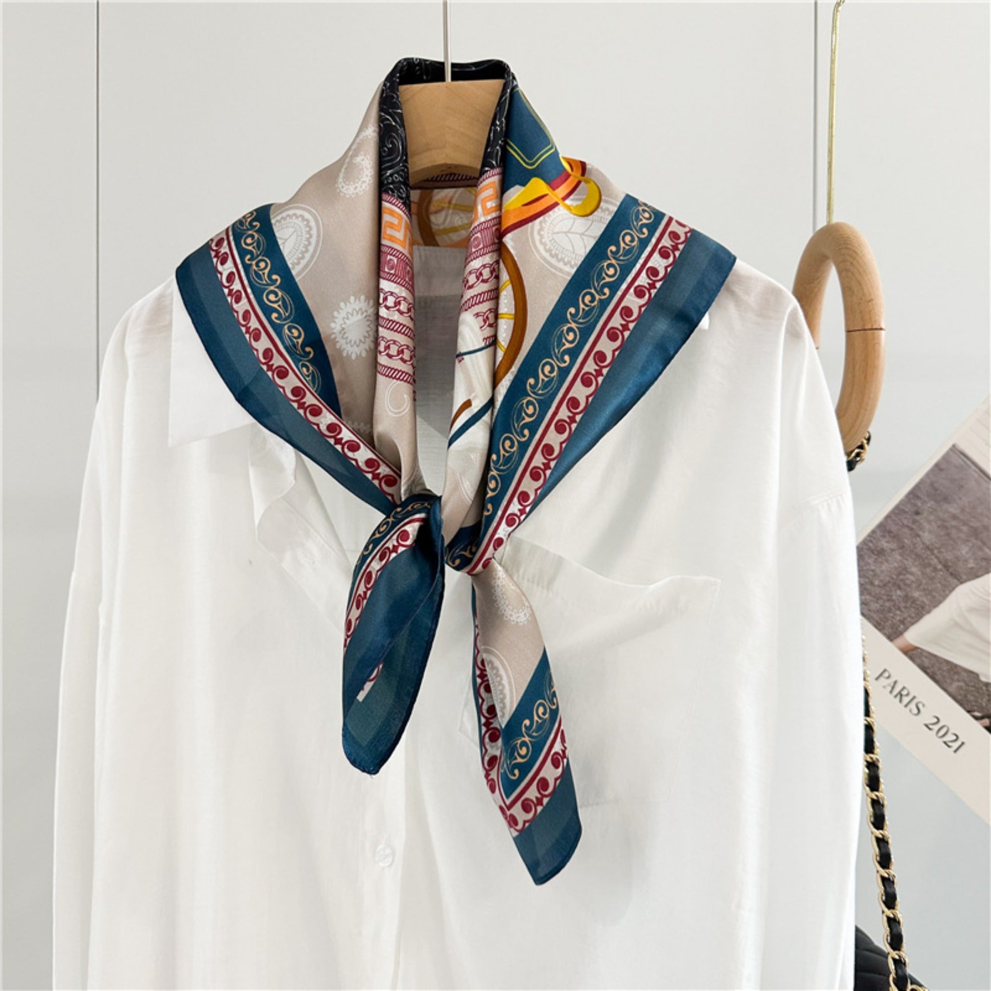 26'' Classic Carriage & Paisley Mulberry Silk Scarf – Timeless Women’s Square Shawl with Heritage-Inspired Design