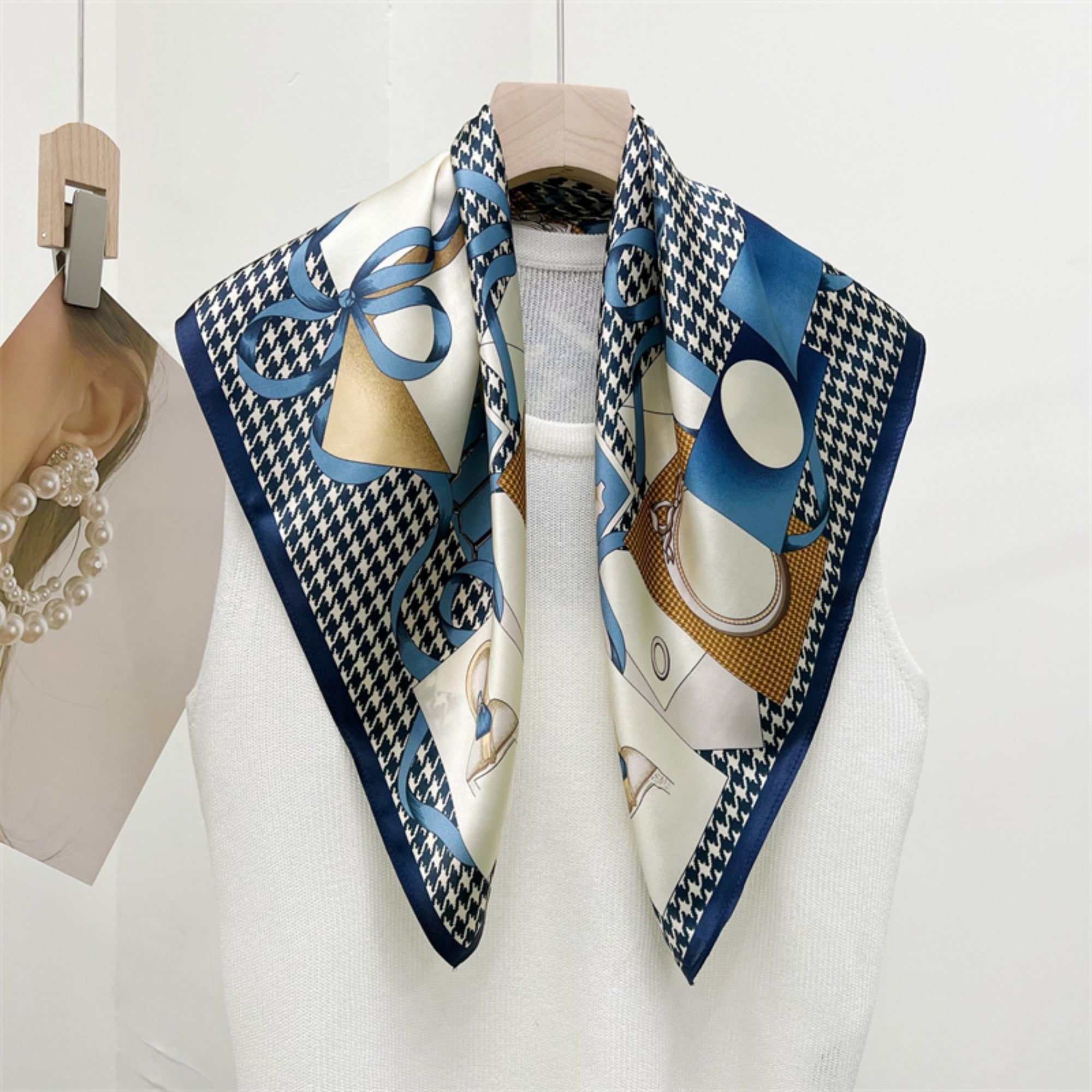 26'' Houndstooth Mulberry Silk Scarf – Classic Square Silk Shawl for Women, Elegant & Timeless Accessory