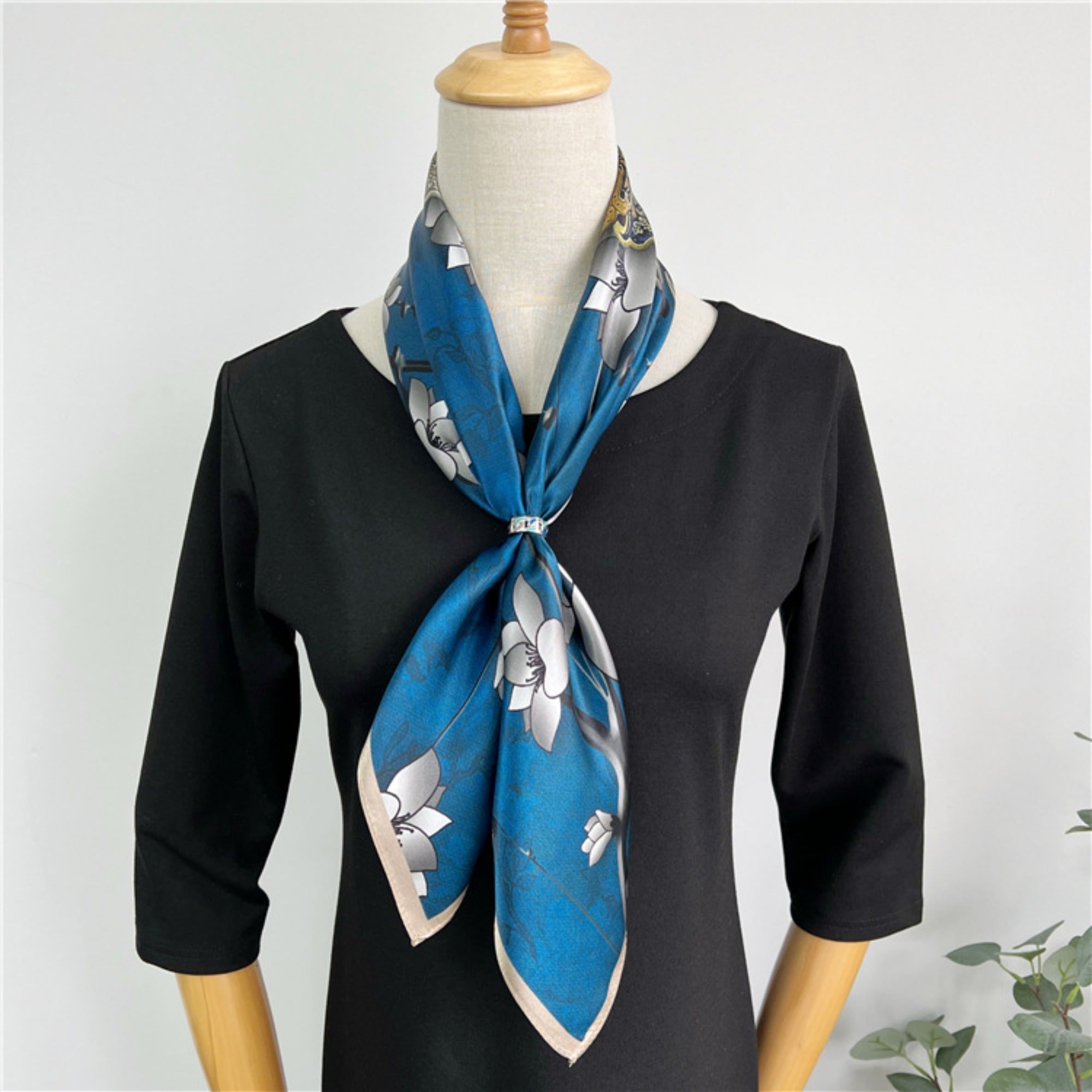 26'' Blue Lock Pattern Mulberry Silk Scarf – Modern Square Silk Shawl for Women, Elegant & Chic Accessory
