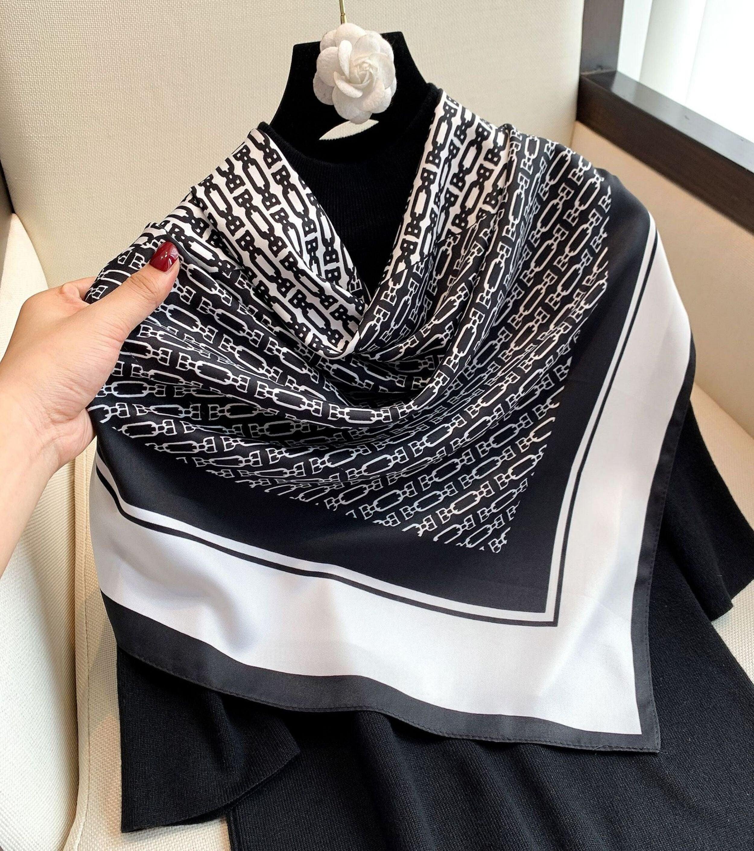 Classic Chain Chic Large Satin Scarf | 90x90cm Bandana | Twill Satin Shawl | Perfect Gift for Her, Mother's Day